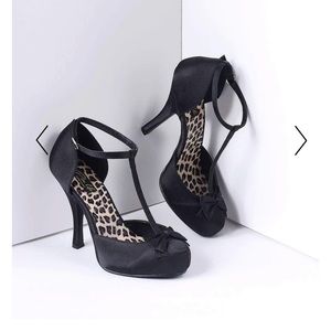 Black pin up heels